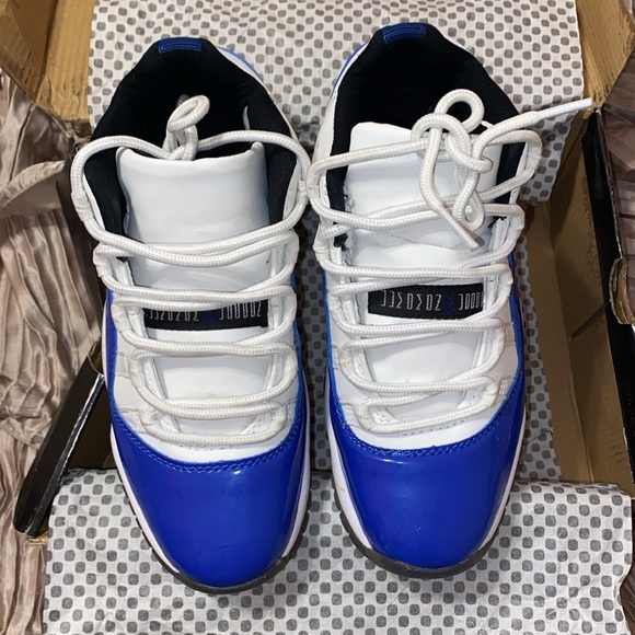 Air Jordan 11 Low WMNS Concord - Picture 4 of 6